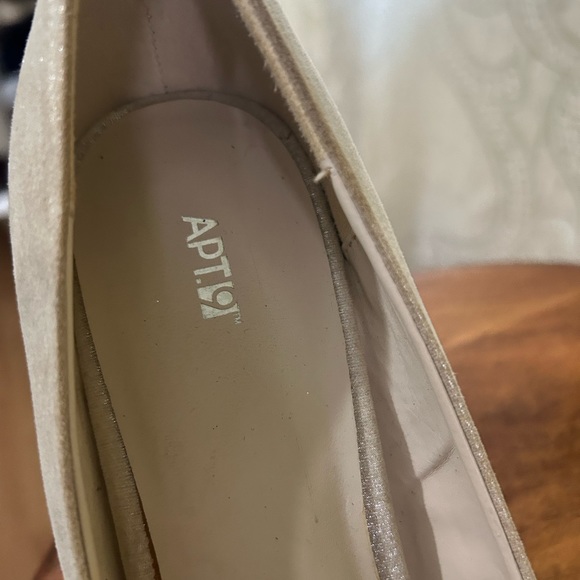 Brand new Women’s rhinestone pumps - Picture 7 of 7